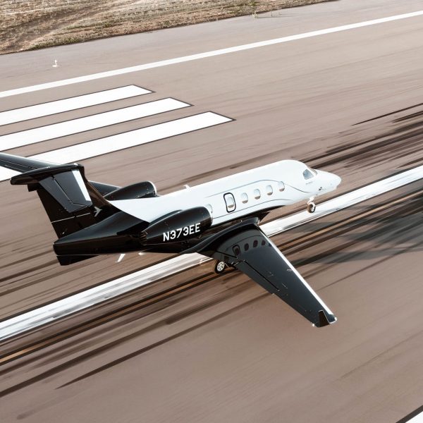 Embraer Phenom 300